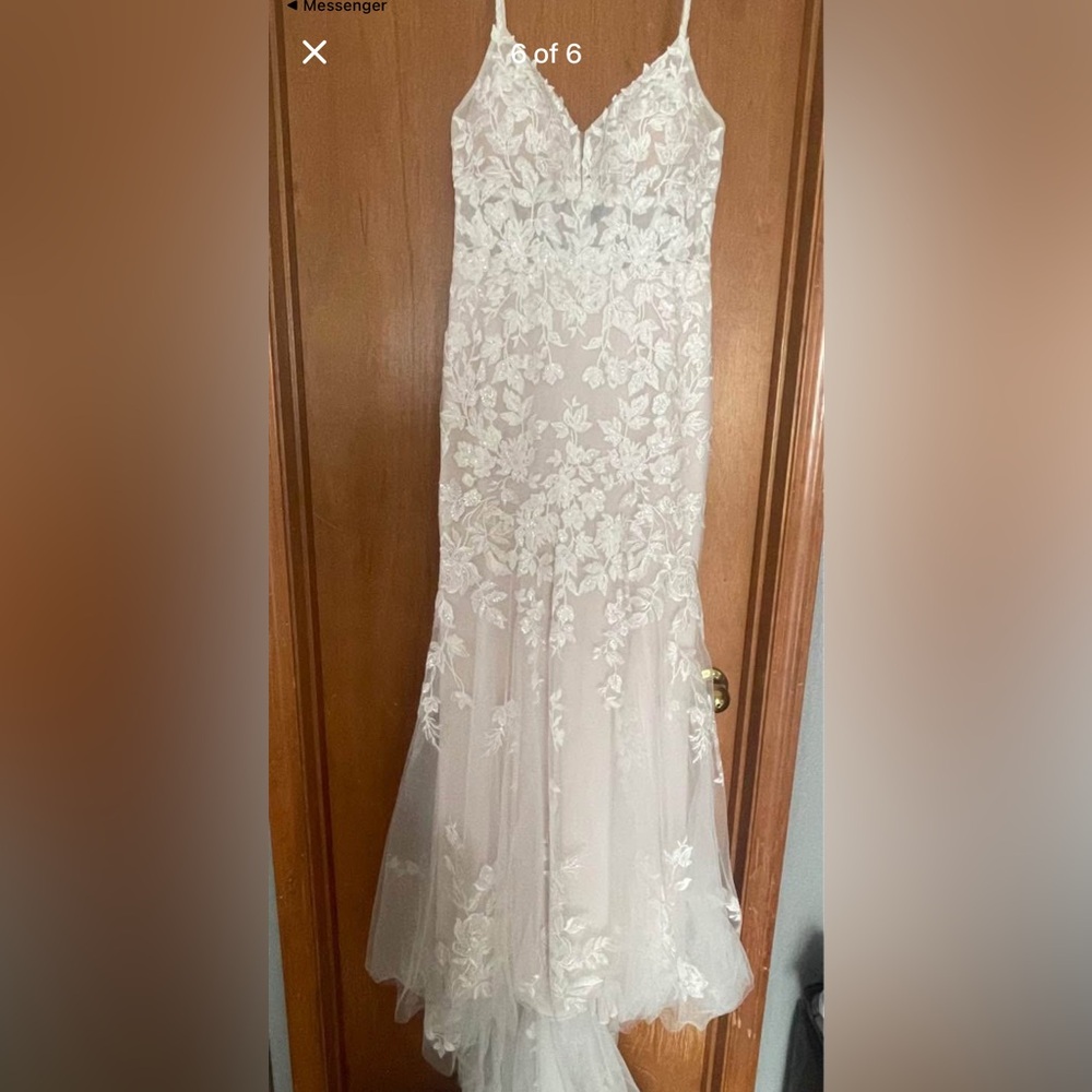 Stella York White Lace Wedding Dress- New with Tags - Picture 5 of 6